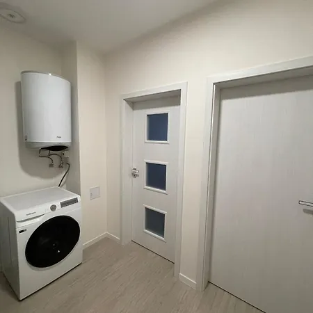 Apartment Well Equipped New Family Friendly One-bedroom Flat