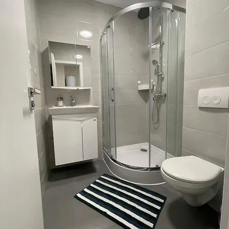 Well Equipped New Family Friendly One-bedroom Flat Apartment *