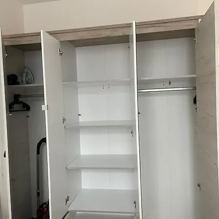 Well Equipped New Family Friendly One-bedroom Flat Apartment