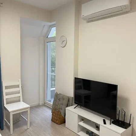 Well Equipped New Family Friendly One-bedroom Flat *