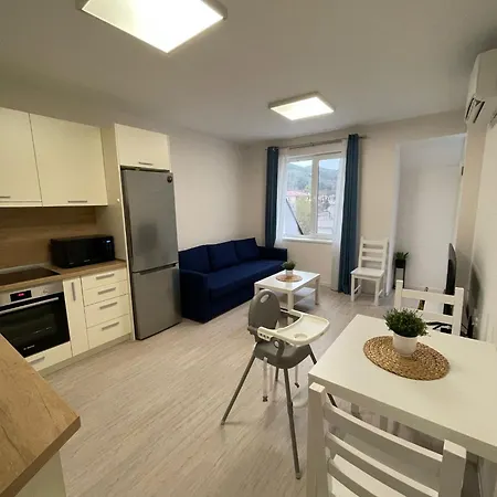 Well Equipped New Family Friendly One-bedroom Flat Apartment