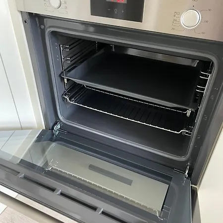 Well Equipped New Family Friendly One-bedroom Flat Apartment *